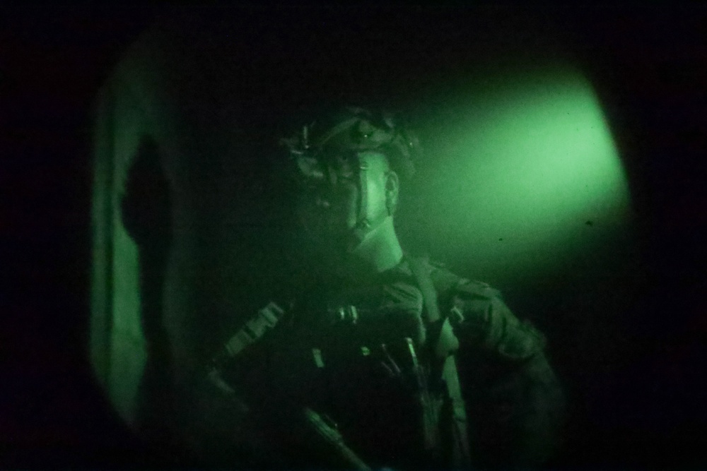 Marines with the 24th Marine Expeditionary Unit conduct night operations
