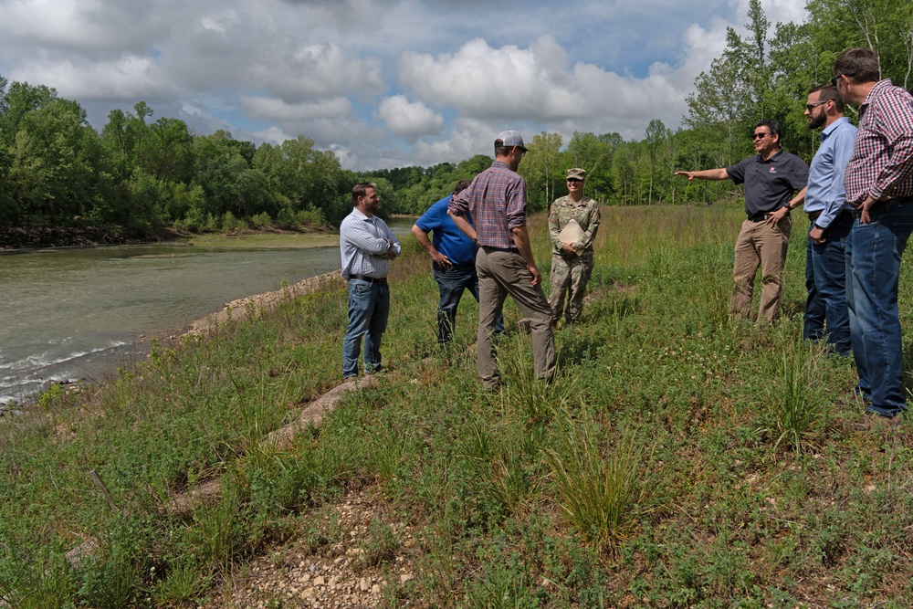 Assistant Secretary of the Army for Civil Works visits the Green River Lock and Dam 5