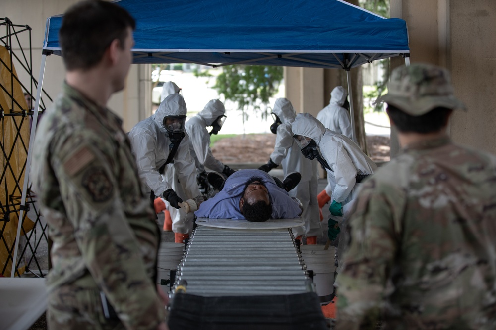 Alabama National Guard CERF-P Team Practices Chemical Decontamination and Triage During Operation Vigilant Guard