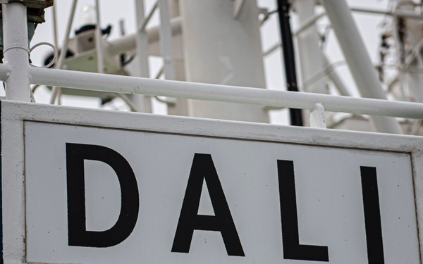 Key Bridge Unified Command prepares for removal of bridge piece on top of M/V DALI