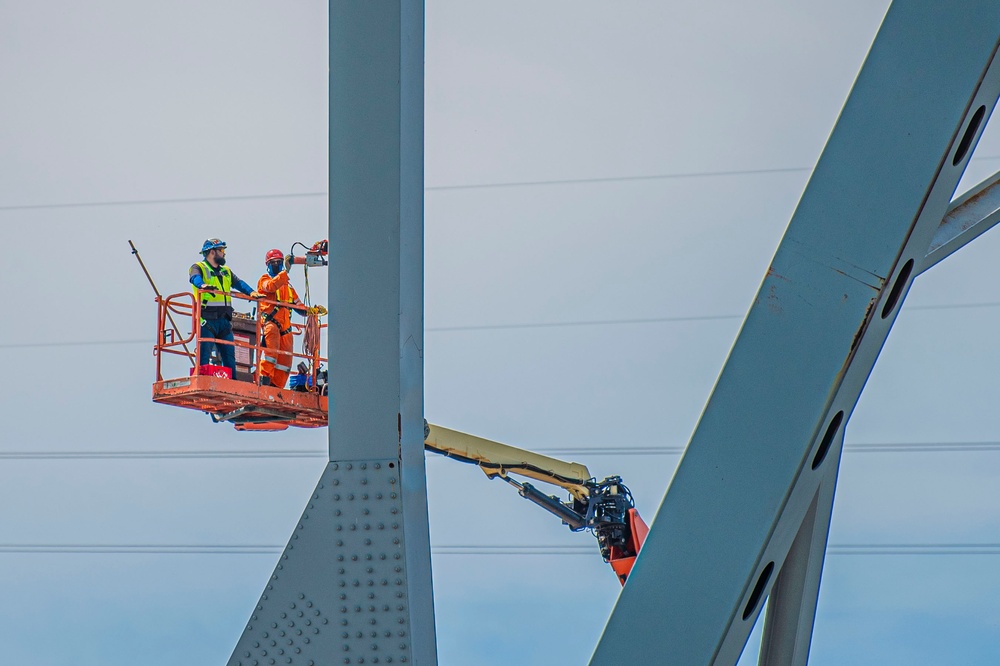 Key Bridge Unified Command prepares for removal of bridge piece on top of M/V DALI