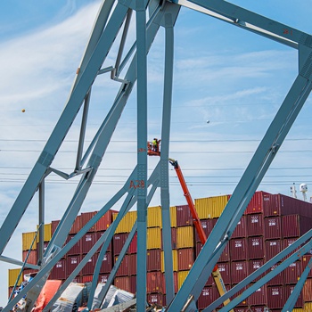 Key Bridge Unified Command prepares for removal of bridge piece on top of M/V DALI