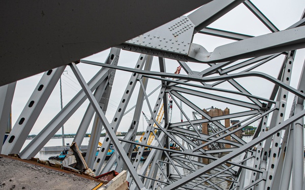 Key Bridge Unified Command prepares for removal of bridge piece on top of M/V DALI