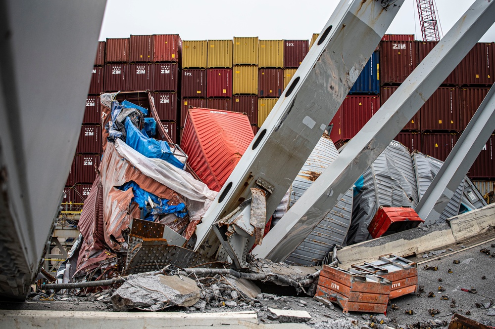 Key Bridge Unified Command prepares for removal of bridge piece on top of M/V DALI