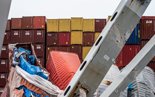 Key Bridge Unified Command prepares for removal of bridge piece on top of M/V DALI