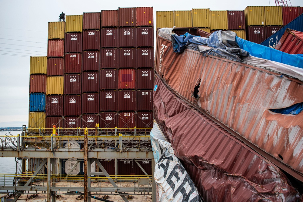 Key Bridge Unified Command prepares for removal of bridge piece on top of M/V DALI