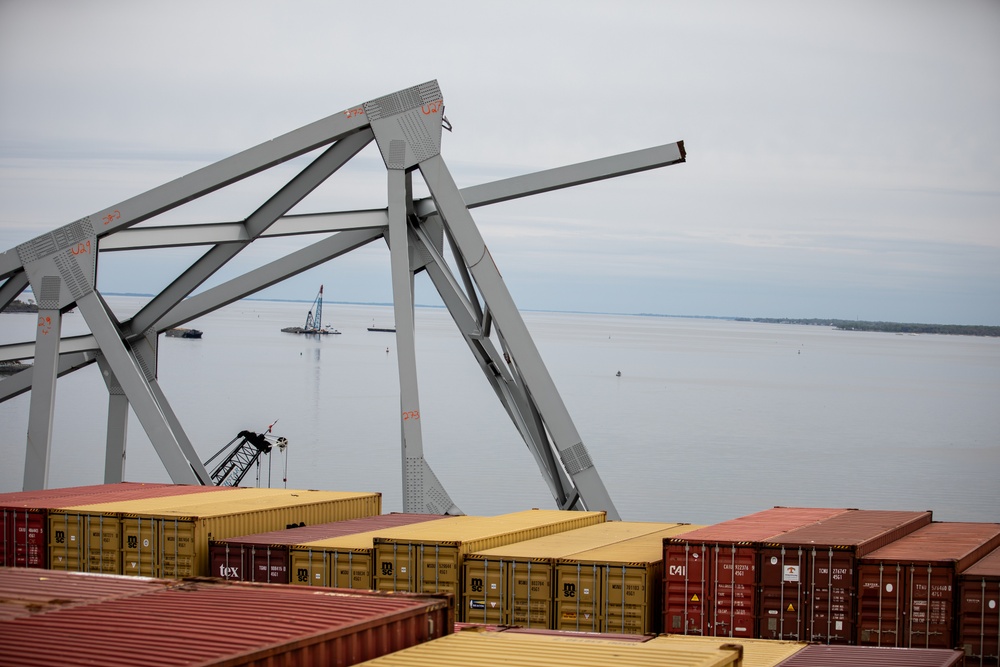 Key Bridge Unified Command prepares for removal of bridge piece on top of M/V DALI