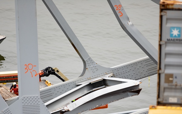 Key Bridge Unified Command prepares for removal of bridge piece on top of M/V DALI