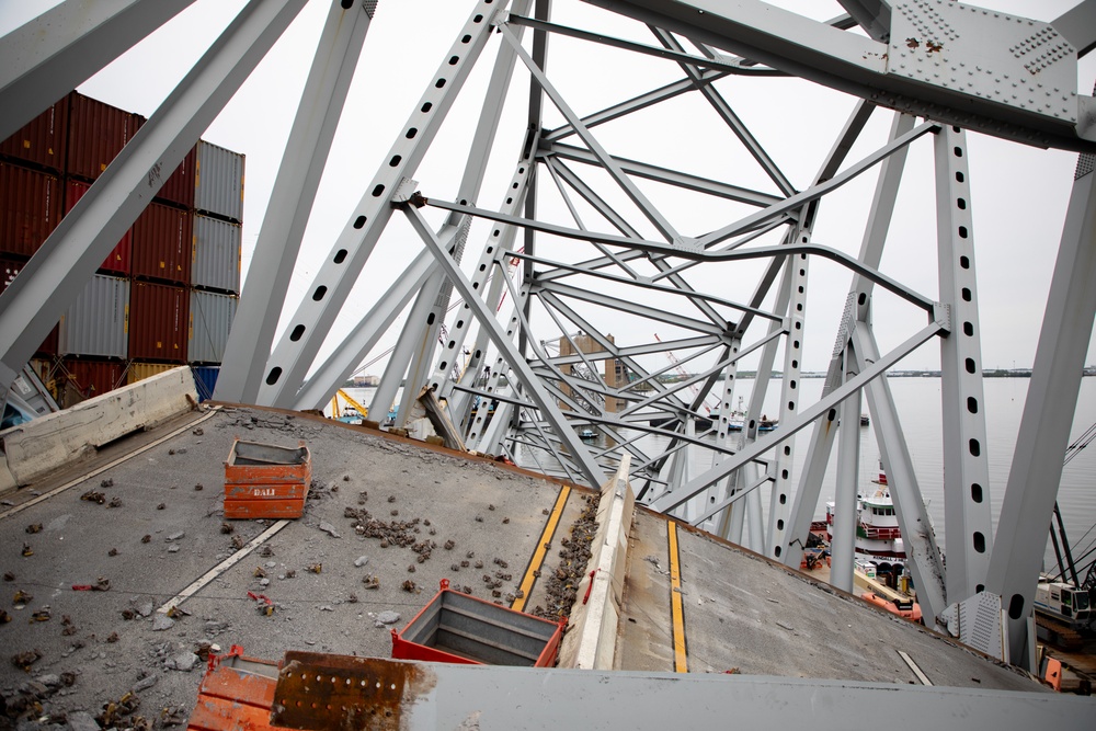 Key Bridge Unified Command prepares for removal of bridge piece on top of M/V DALI