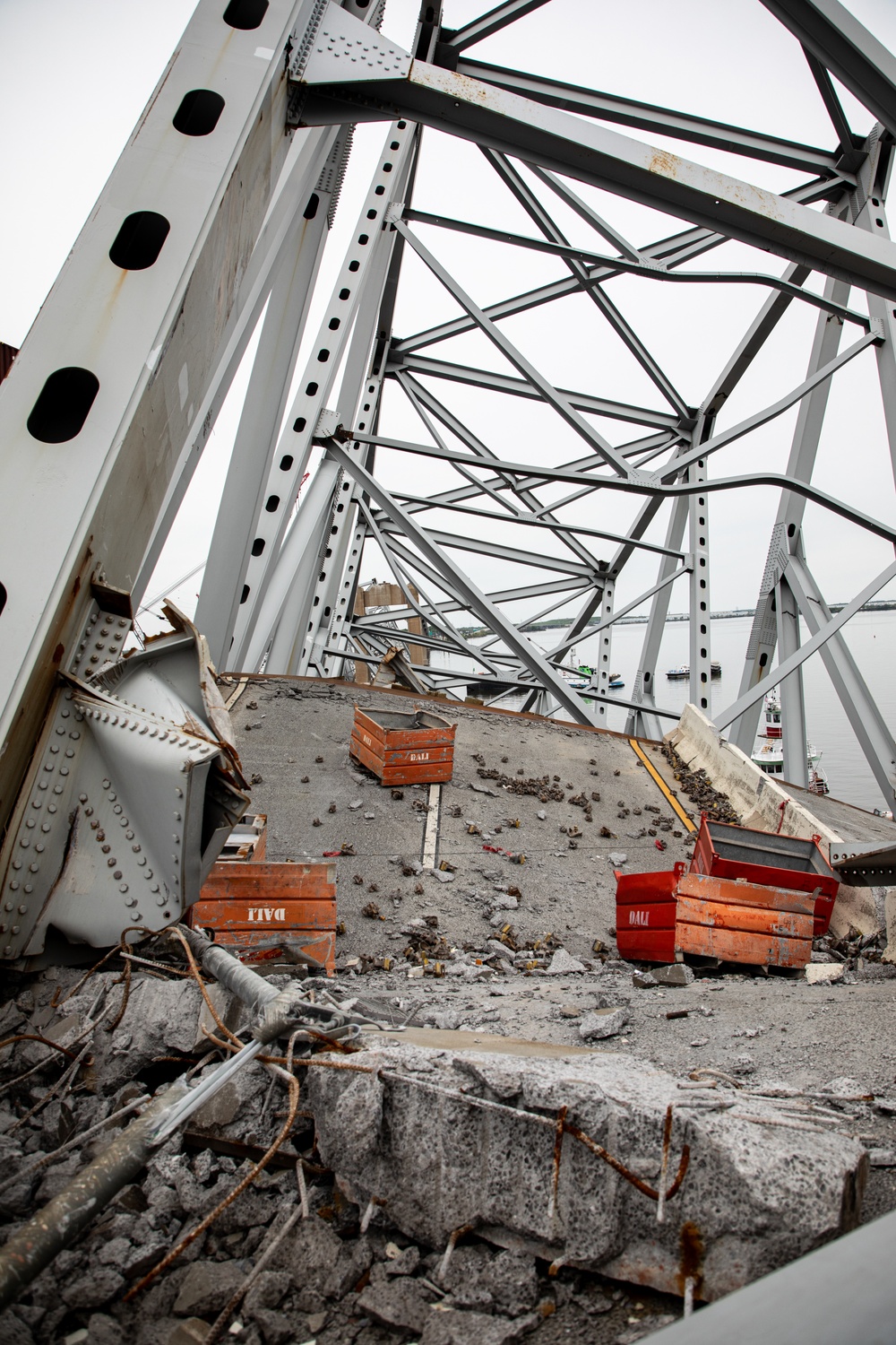 Key Bridge Unified Command prepares for removal of bridge piece on top of M/V DALI