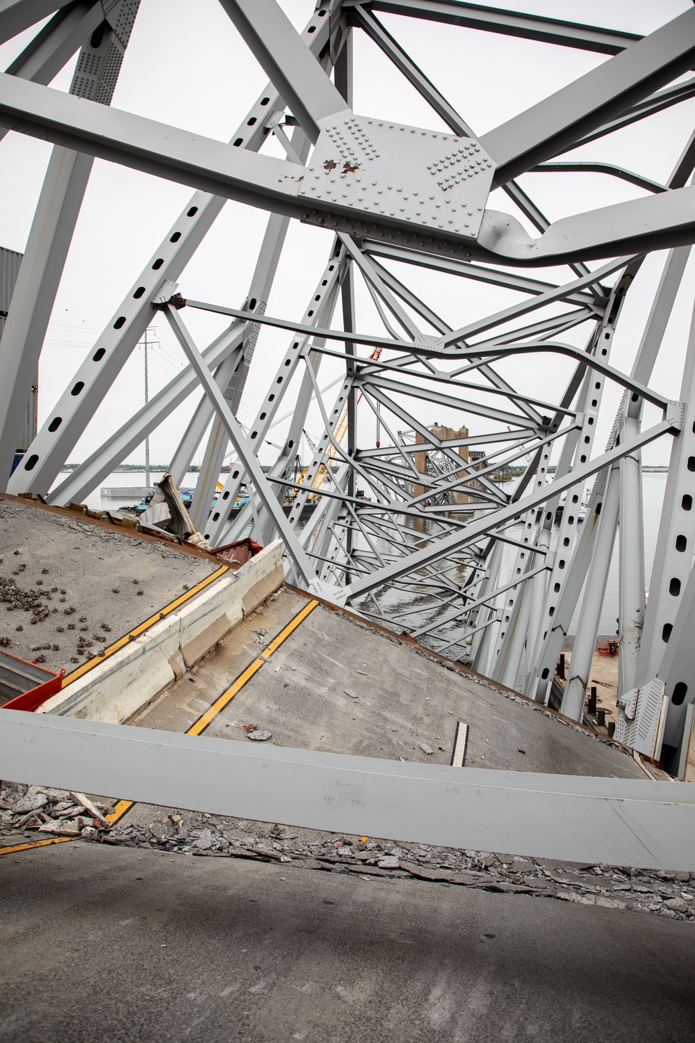 Key Bridge Unified Command prepares for removal of bridge piece on top of M/V DALI