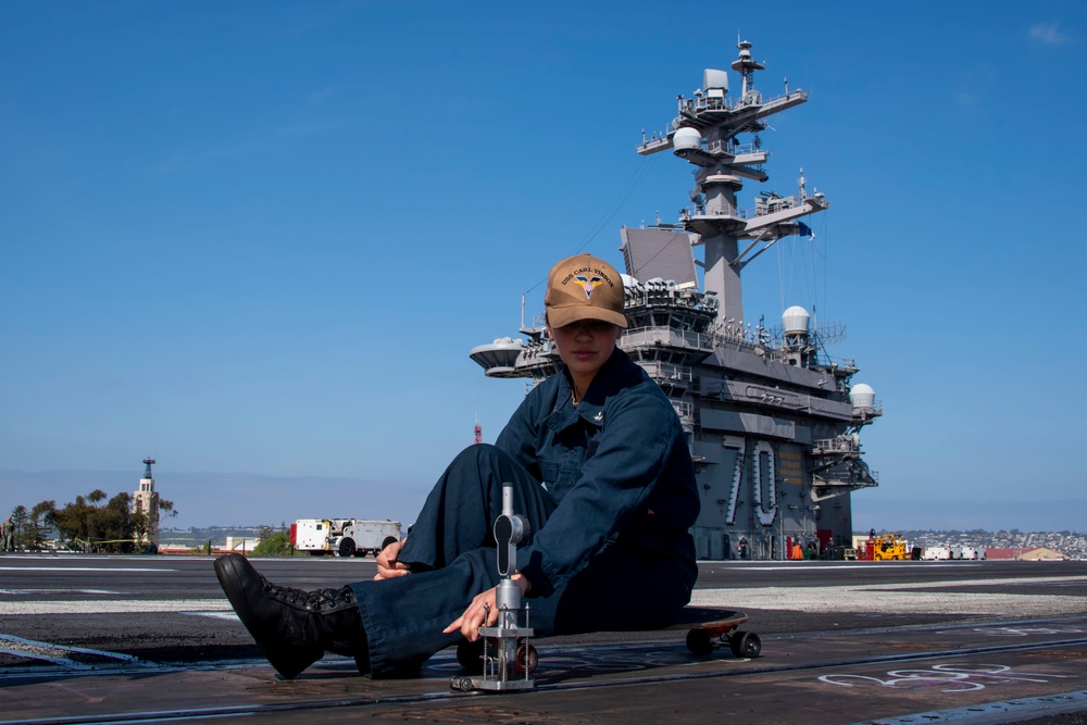 Daily Operations Aboard USS Carl Vinson (CVN 70)