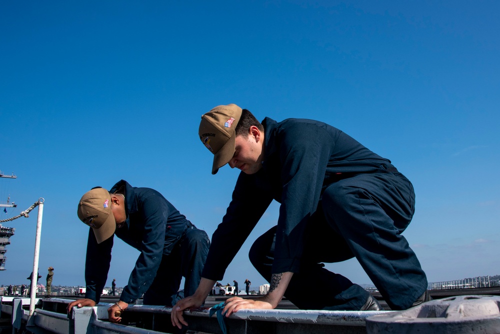 Daily Operations Aboard USS Carl Vinson (CVN 70)