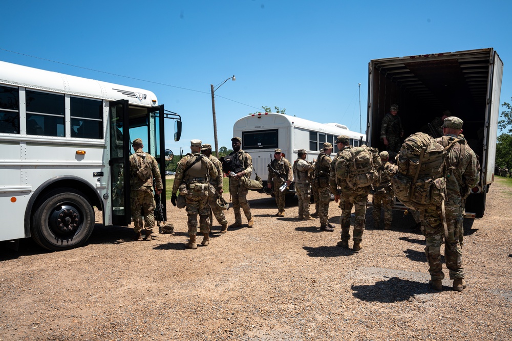 Soldiers with 1st BCT, 10th MTN DIV (LI) begin movement to APOD Alexandria.