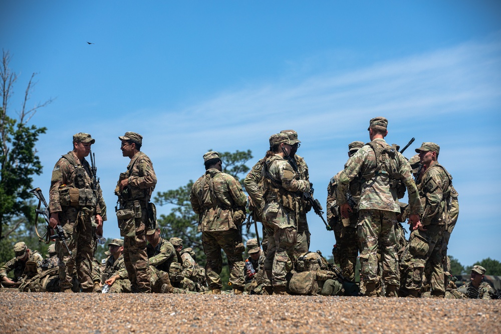 Soldiers with 1st BCT, 10th MTN DIV (LI) begin movement to APOD Alexandria.