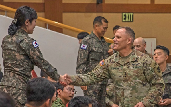 Eighth Army hosts junior officers from Korea, Japan for Trilateral Symposium