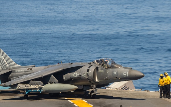 WSP ARG-24th MEU Conducts AV-8B Harrier Flight Operations