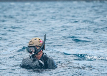 EODMU5 JMSDF HSC-25 Pouncer Ops