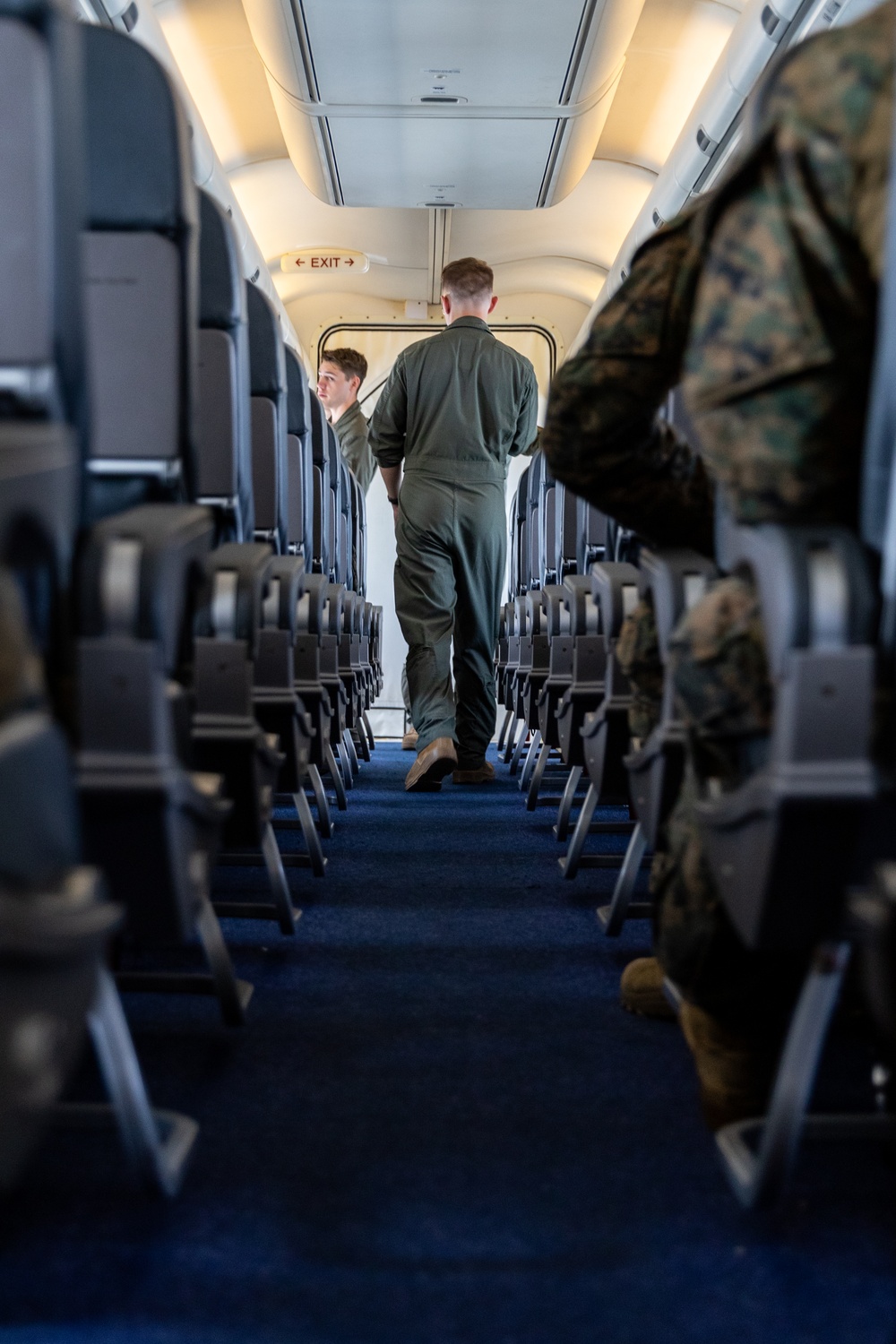 MRF-D 24.3: VMR-1 Marines rehearse in-flight egress procedures