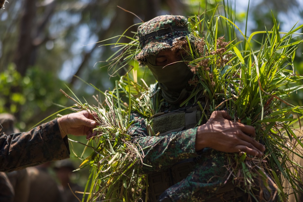 Balikatan 24: 3d LCT Learns Jungle Survival from Philippine Marines