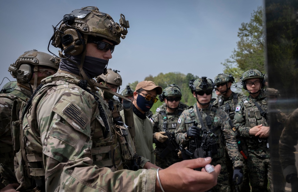 ROK, U.S. special operators maintain close relationship in CQB training