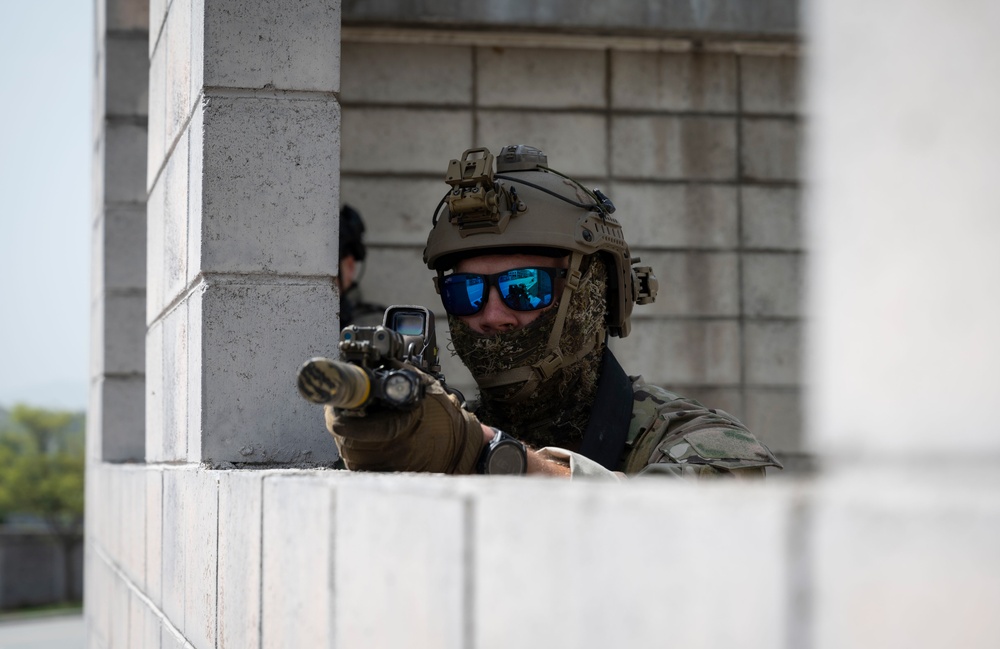 ROK, U.S. special operators maintain close relationship in CQB training