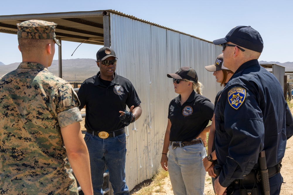 DVIDS - Images - CHP Visit to Mounted Color Guard Stables [Image 4 of 7]