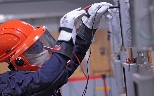 USACE, OSU electrical competence training promotes knowledge, safety and partnership