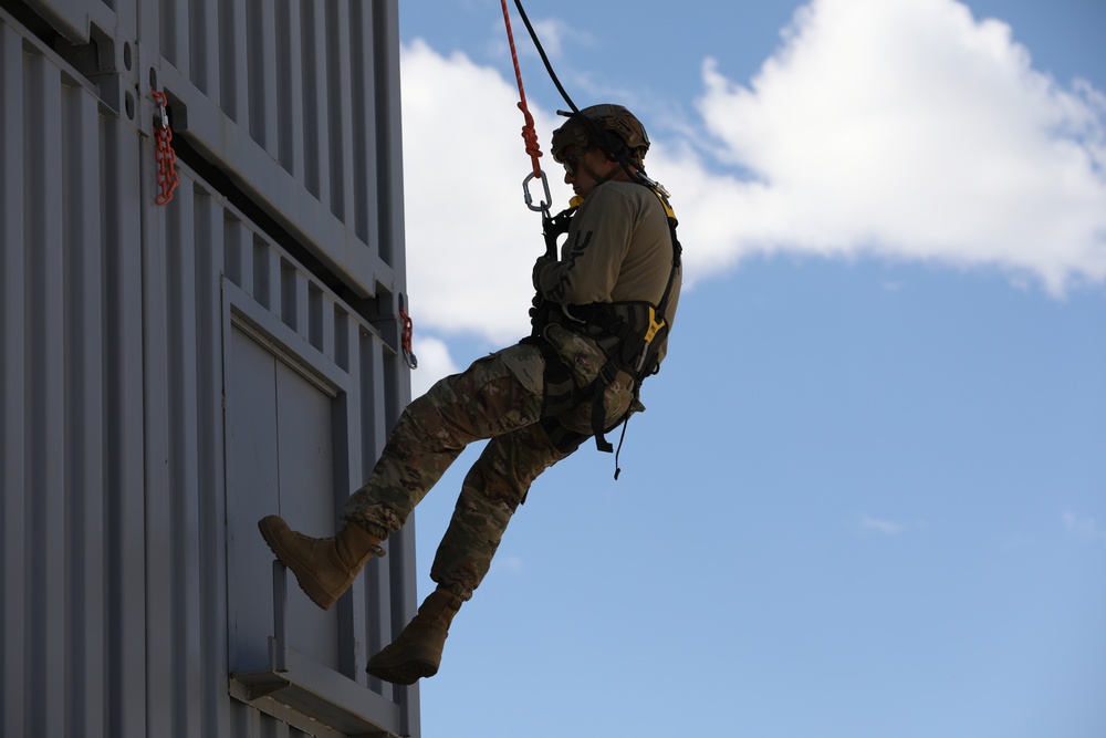 Region VIII Homeland Response Force conduct search-and-extraction Training