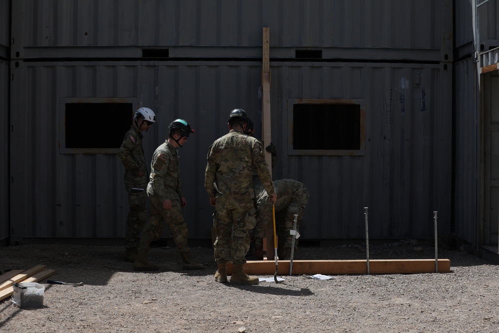 Region VIII Homeland Response Force conduct search-and-extraction Training