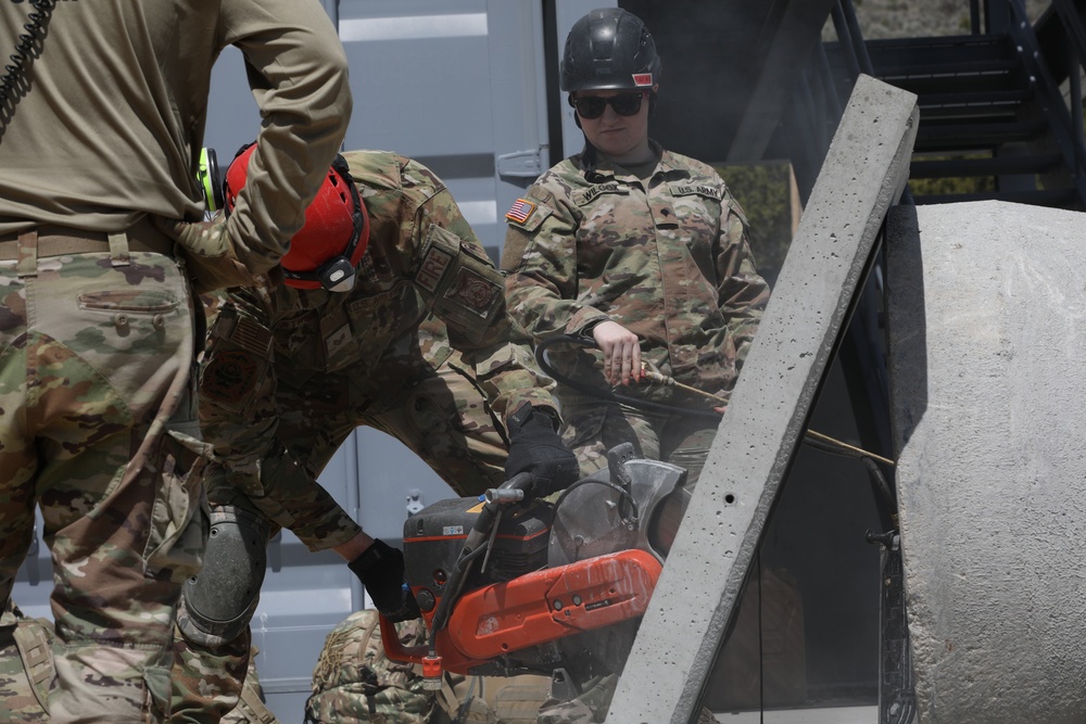 Region VIII Homeland Response Force conduct search-and-extraction Training