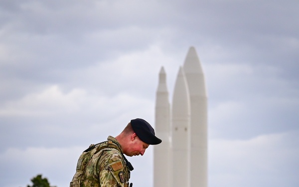 MWD and Handler Maintain Vigilance