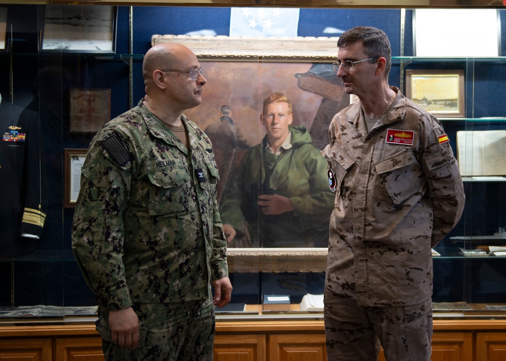 Vice Admiral Enrique Núñez de Prado Aparicio Visits Kings Bay