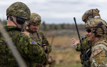 Canadian and U.S. Armed Forces train together to create stronger bonds
