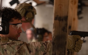 Service members aim for German Armed Forces Badge