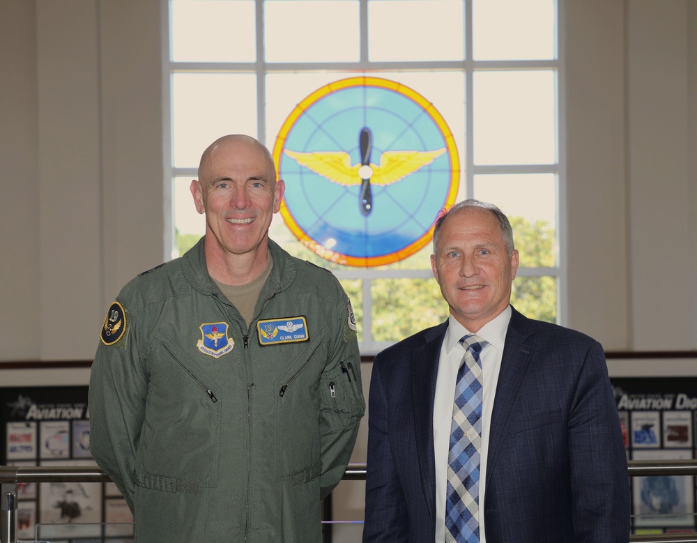 MG Quinn Visits USAACE