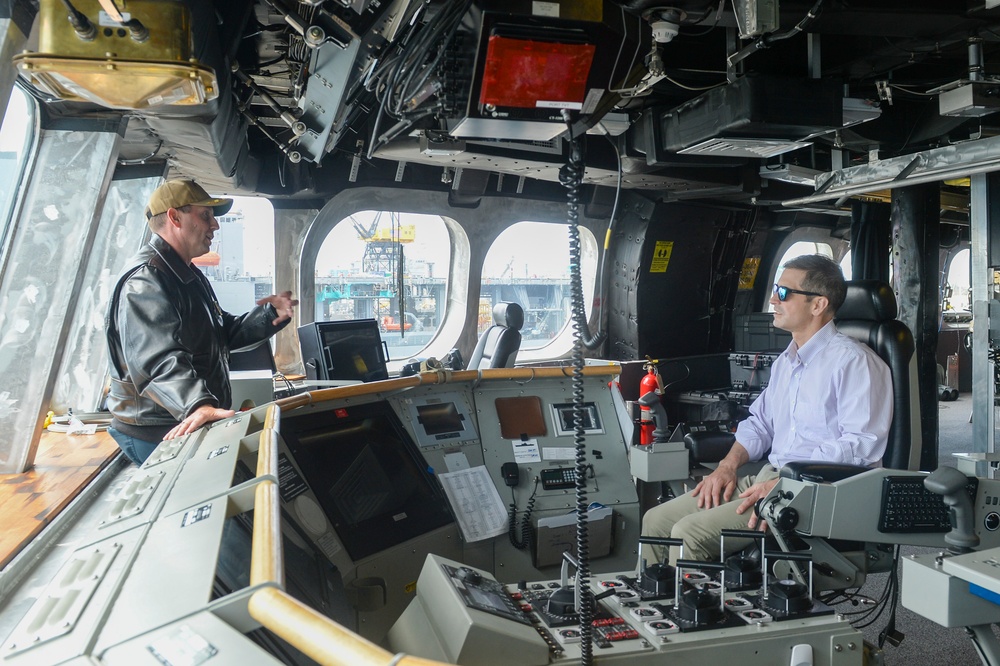 USS Montgomery (LCS 8) Hosts STAFFDEL Tour