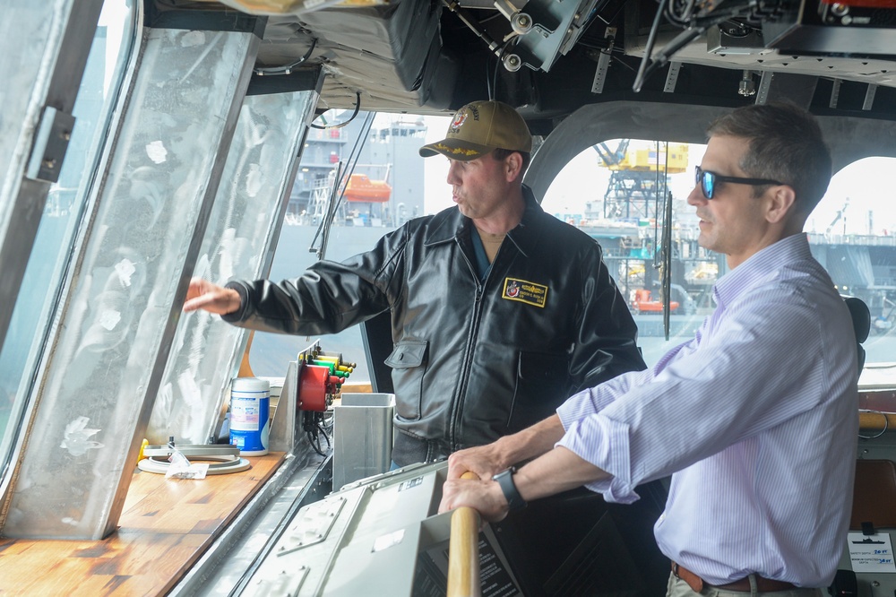 USS Montgomery (LCS 8) Hosts STAFFDEl Tour