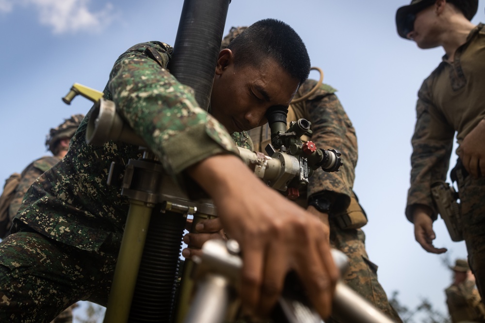 Balikatan 24: 3rd LCT conducts weapons familiarization classes with Philippine Marines
