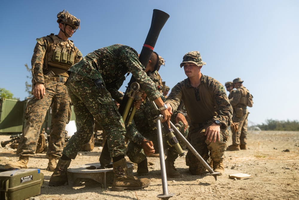 Balikatan 24: 3rd LCT conducts weapons familiarization classes with Philippine Marines