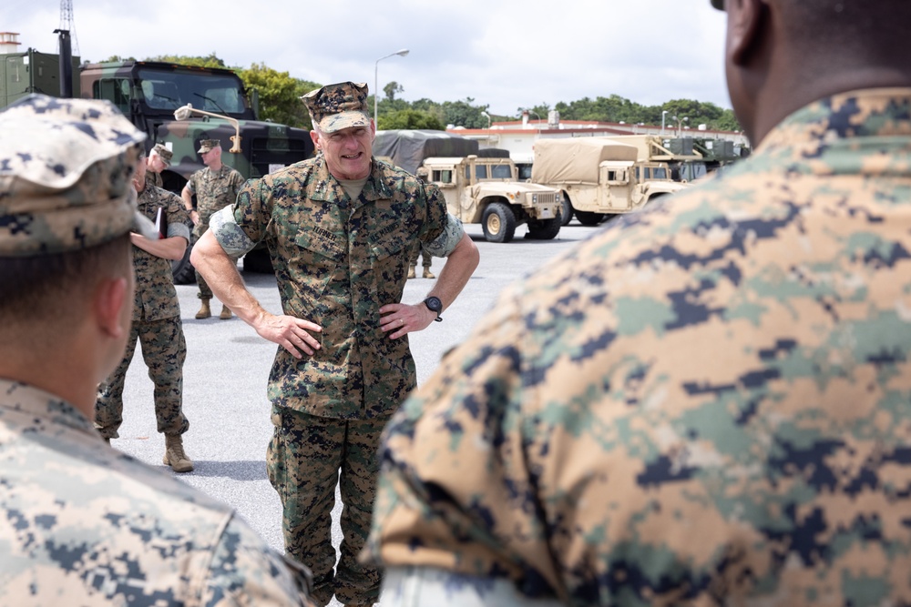  III MEF Commanding General visits 12th MLR