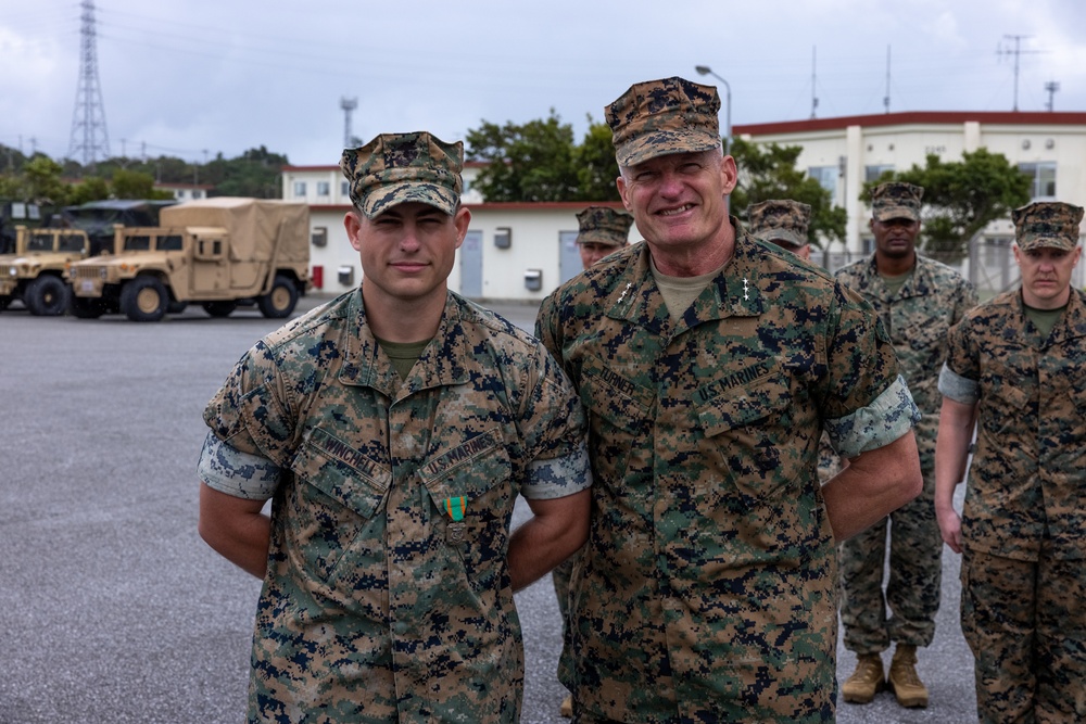  III MEF Commanding General visits 12th MLR