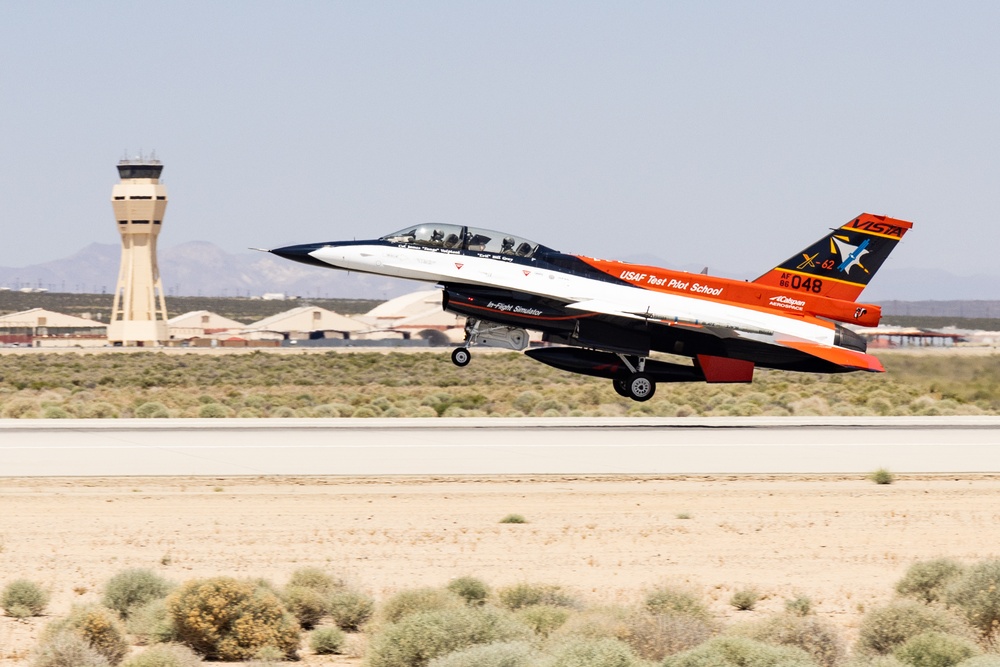 AF Secretary Kendall experiences VISTA of future flight test at Edwards