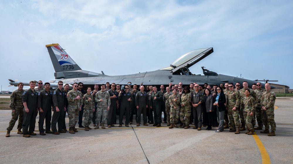 Wolf Pack sends off Wolf II, Col. Jeffrey Shulman