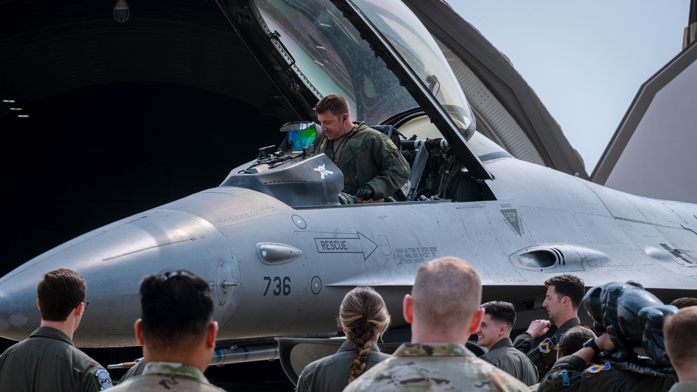 Wolf Pack sends off Wolf II, Col. Jeffrey Shulman