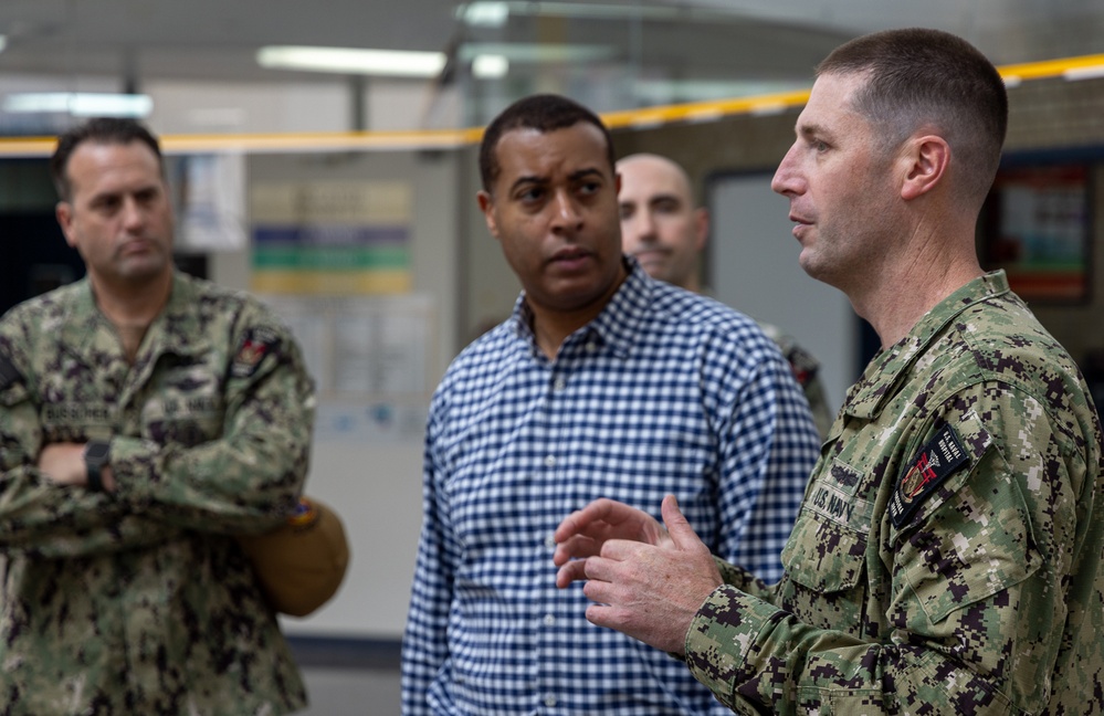 The Honorable Mr. Franklin R. Parker, Assistant Secretary of the Navy for Manpower and Reserve Affairs visits USNH Yokosuka
