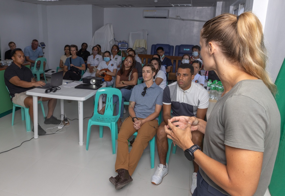 U.S., Philippine Counterparts Share Medical Experience and Ideas in the Batanes During Balikatan 24