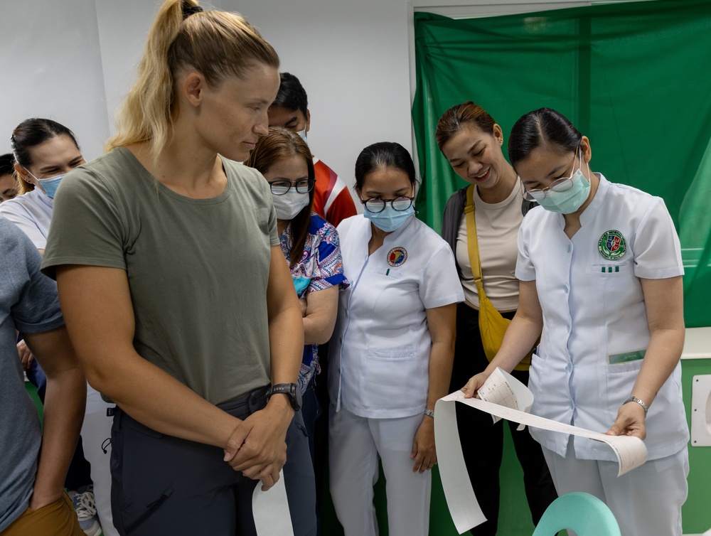 U.S., Philippine Counterparts Share Medical Experience and Ideas in the Batanes During Balikatan 24