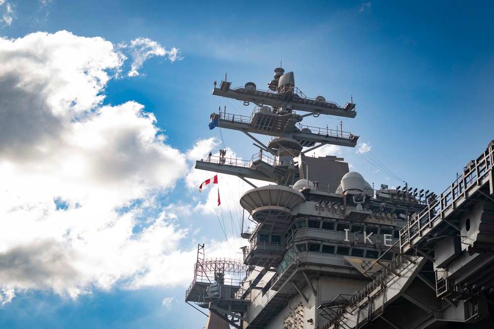 NSA Souda Bay welcomes USS Dwight D. Eisenhower (CVN 69)