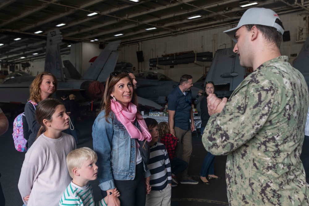 USS Dwight D. Eisenhower (CVN 69) welcomes NSA Souda Bay Families
